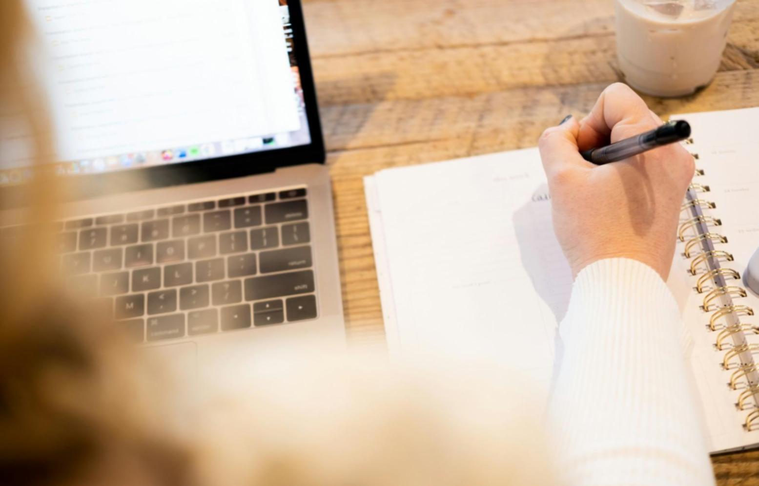 Financial data visualization and learning environment